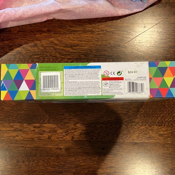 Crayola windows make a scene kit - window art - Picture 3 of 3